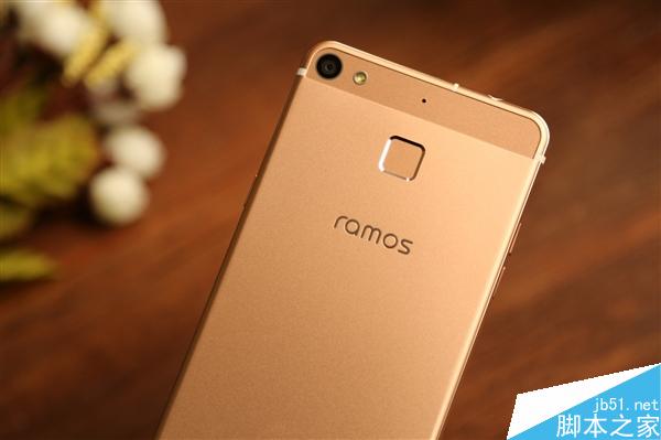 蓝魔R9开箱图赏：同时登两个微信、QQ