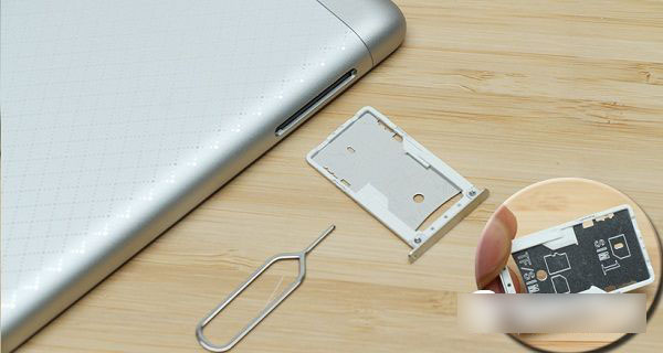 红米3怎么装卡 红米手机3 sim卡安装教程