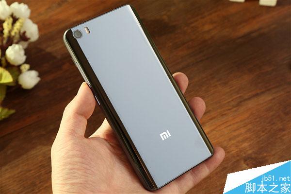 小米5陶瓷vs.玻璃真机对比图赏：差别这么大！