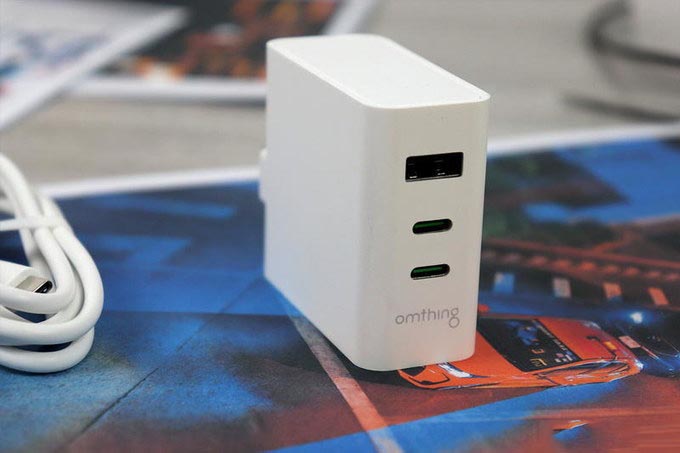 多送1根线,交个好朋友?omthing氮化镓2C1A 65W PD充电器体验