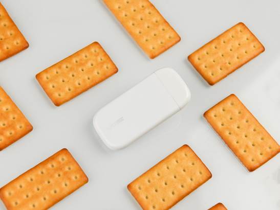 OPPO 50W超闪饼干充电器体验:装在口袋里的紧急充电站
