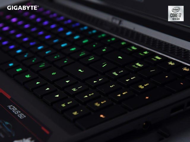 首款8核i7处理器 技嘉AORUS 15G游戏本评测