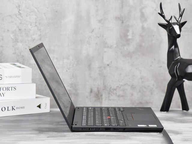 机身A面材质竟与火箭同源 ThinkPad X1 Carbon 2020试用体验