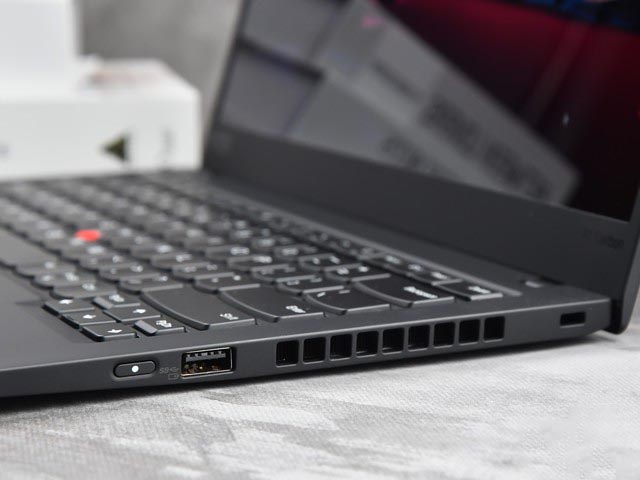 机身A面材质竟与火箭同源 ThinkPad X1 Carbon 2020试用体验