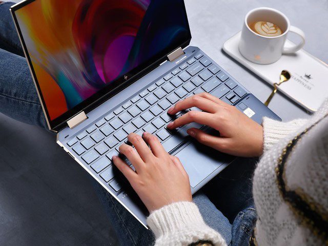 惠普发布英特尔移动超能版笔记本惠普Spectre x360变形本:重新定义高端PC体验
