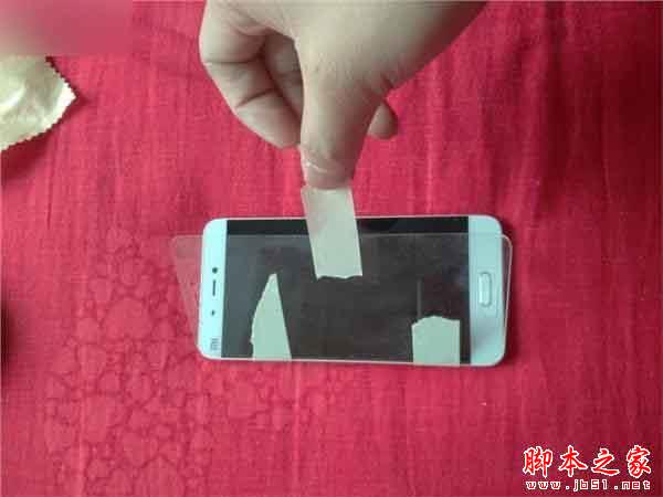 小米5怎么贴膜