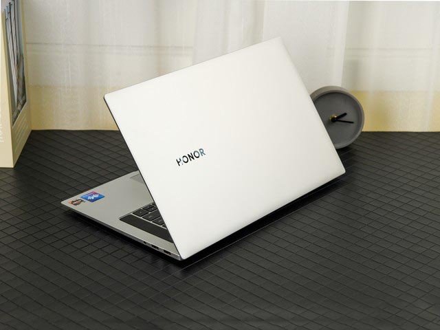 全屏生产力 荣耀MagicBook Pro锐龙版评测