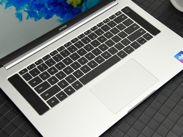全屏生产力 荣耀MagicBook Pro锐龙版评测