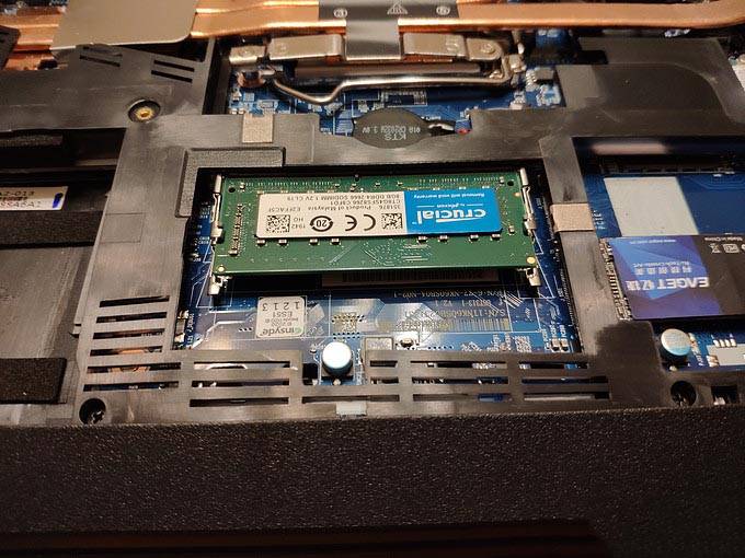 原厂的英睿达(镁光)8GB DDR4-2666单条内存