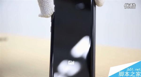 小米5陶瓷后壳有多硬?暴虐视频让人吃惊