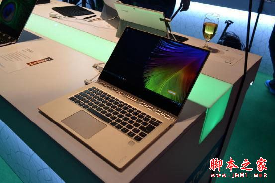 新Surface Book和联想Yoga 910详细区别对比评测: 究竟谁更好?