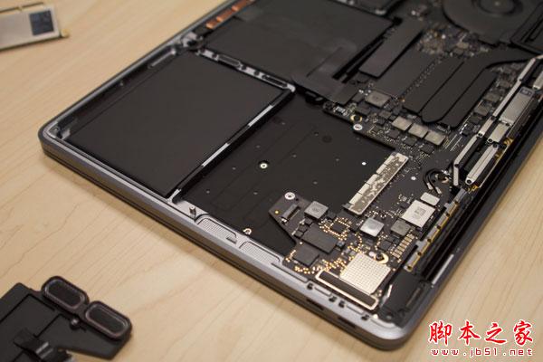 入门级新MBP拆解:比前几代更难拆/可更换SSD