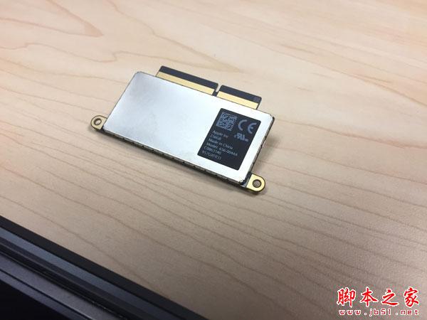 入门级新MBP拆解:比前几代更难拆/可更换SSD