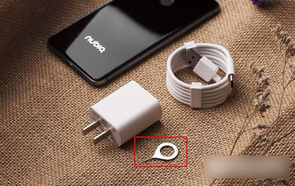 努比亚Z11 mini怎么插卡 nubia Z11 mini安装SIM卡方法g