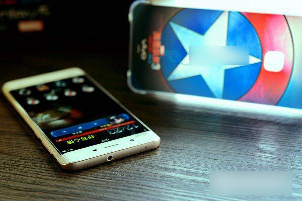 vivo Xplay5美国队长版与普通版有什么区别？