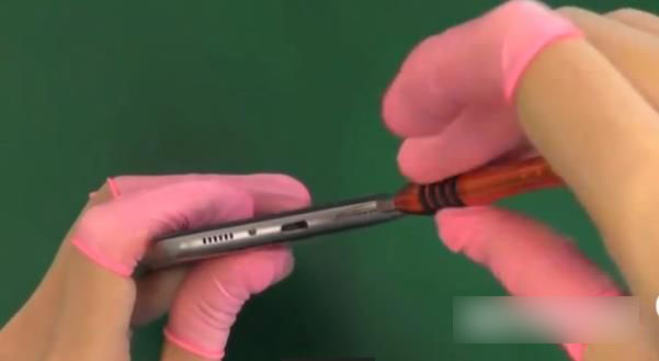 荣耀5C后盖怎么打开 荣耀5C后盖打开方法