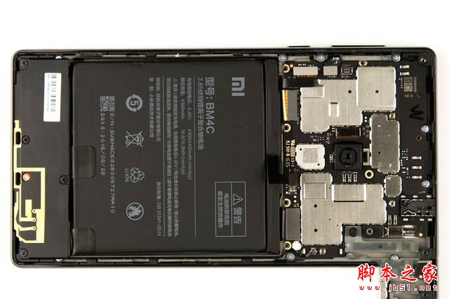 小米MIX和iPhone7Plus哪个值得买?小米MIX和苹果7Plus做工拆解评测图解