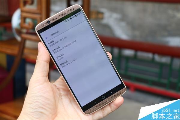 顶配4099元！中兴AXON天机7高清上手图赏：正面胡桃木