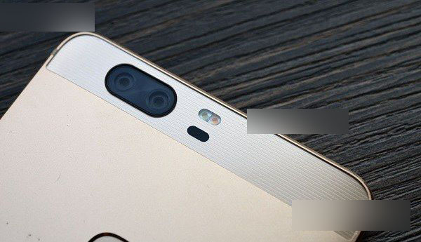 荣耀V8后盖怎么打开 荣耀V8后盖拆解与换电池教程