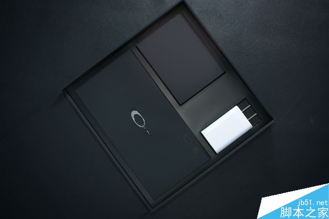 OPPO R9巴萨定制版图赏 红蓝配色豪门风