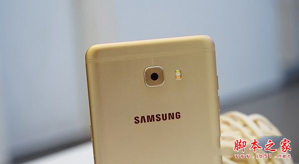三星C9 Pro怎么样?三星C9 Pro外观/配置/性能/续航及拍照详细评测图解