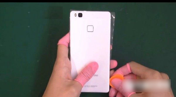 华为G9青春版后盖怎么打开 能换吗？华为G9青春版后盖打开方法