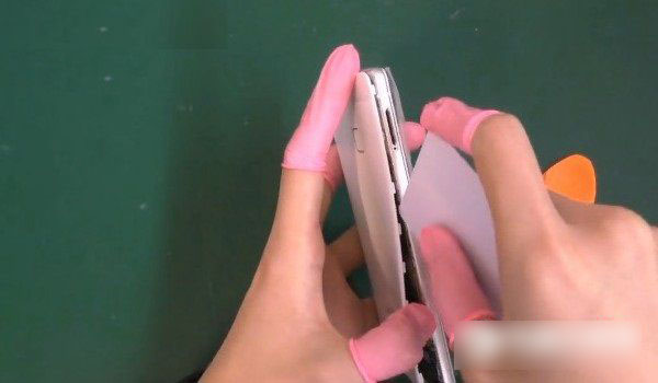 华为G9青春版后盖怎么打开 能换吗？华为G9青春版后盖打开方法