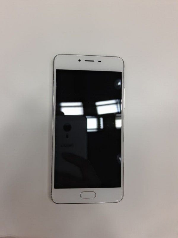 魅蓝3s现场真机上手图   魅蓝3s现场真机体验