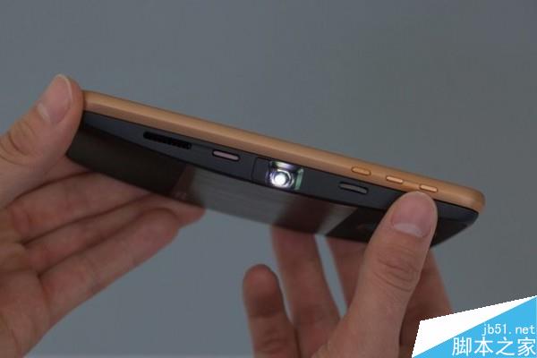 联想Moto Mods试玩 有趣的手机部件