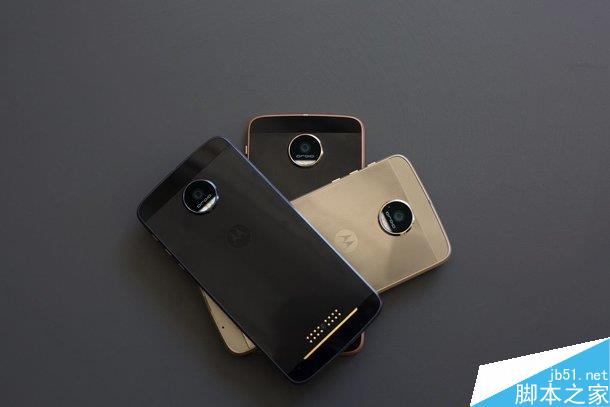 联想Moto Mods试玩 有趣的手机部件