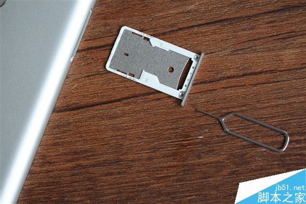 红米3S银色版开箱：699元指纹+MIUI 8