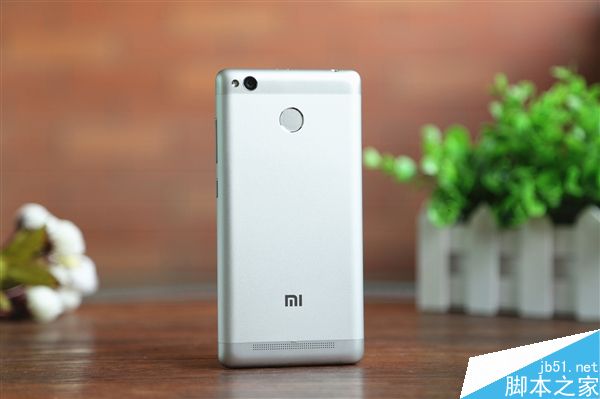 红米3S银色版开箱：699元指纹+MIUI 8