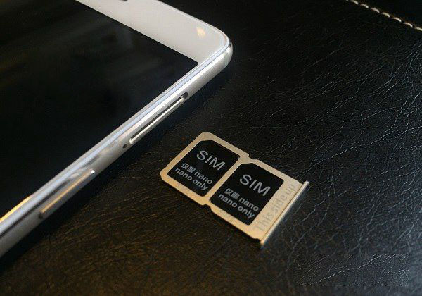 一加手机3怎么装卡 一加3 SIM卡安装教程