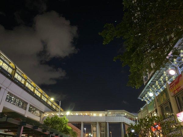 出色夜拍谁最行 荣耀30与iPhone 11 Pro Max夜景拍摄对比