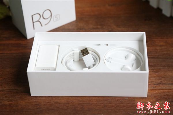 OPPO R9s和OPPO R9哪个更值得买?OPPO R9s和R9全面区别对比深度评测