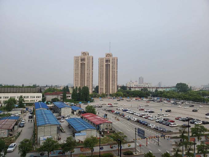 4000字长文深度对比体验 一加8Pro能否吊打过气机皇三星S10+？