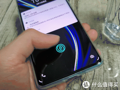4000字长文深度对比体验 一加8Pro能否吊打过气机皇三星S10+？