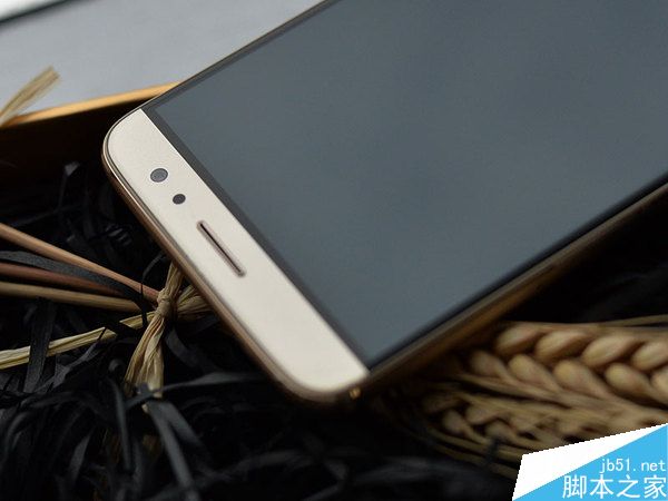 华为麦芒5高清图赏 全金属大屏手机