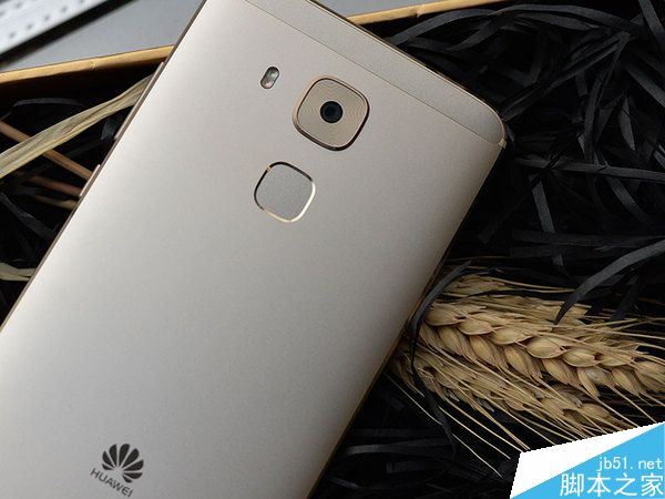 华为麦芒5高清图赏 全金属大屏手机