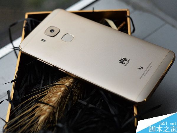 华为麦芒5高清图赏 全金属大屏手机