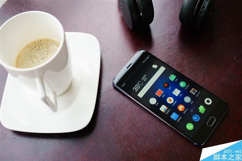 1299元！魅蓝E开箱上手体验：超越Note 3