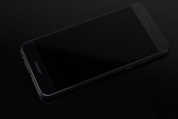 低调沉稳大气 荣耀8幻夜黑真机组图