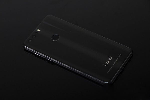 低调沉稳大气 荣耀8幻夜黑真机组图