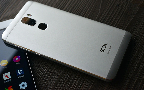 酷派COOL1怎么装sim卡 酷派Cool1插卡教程