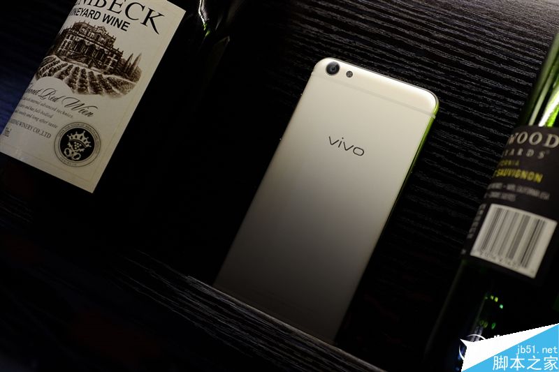 自拍残暴!最火国产智能机vivo X7深度评测:2498元