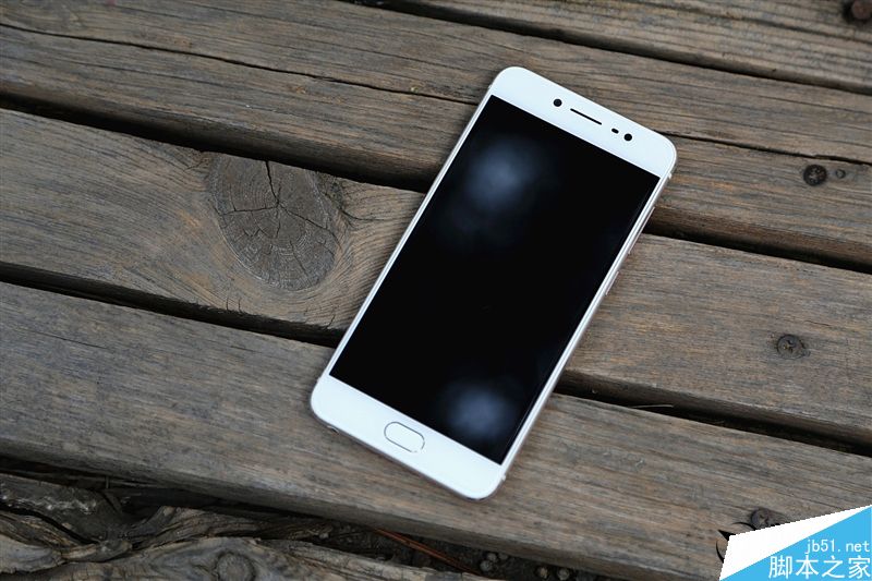 自拍残暴!最火国产智能机vivo X7深度评测:2498元