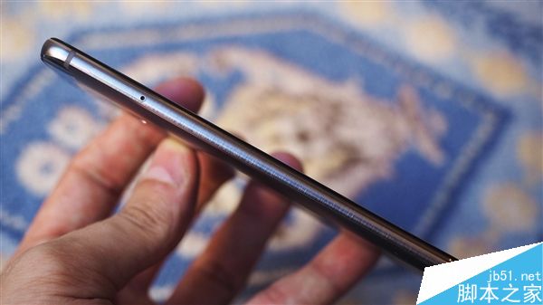 华为Nova手机高清图赏 女生会喜欢吗？