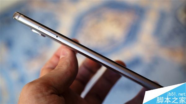 华为Nova手机高清图赏 女生会喜欢吗？