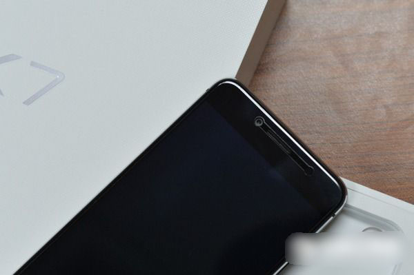 特别晶莹的质感 vivo X7曜石黑开箱图赏