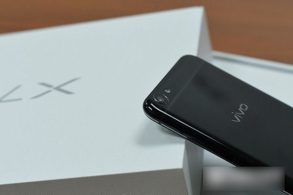 特别晶莹的质感 vivo X7曜石黑开箱图赏